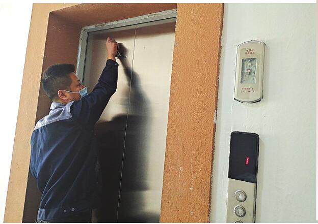 开元御景小区电梯困人事件,电梯按钮恐怖事件