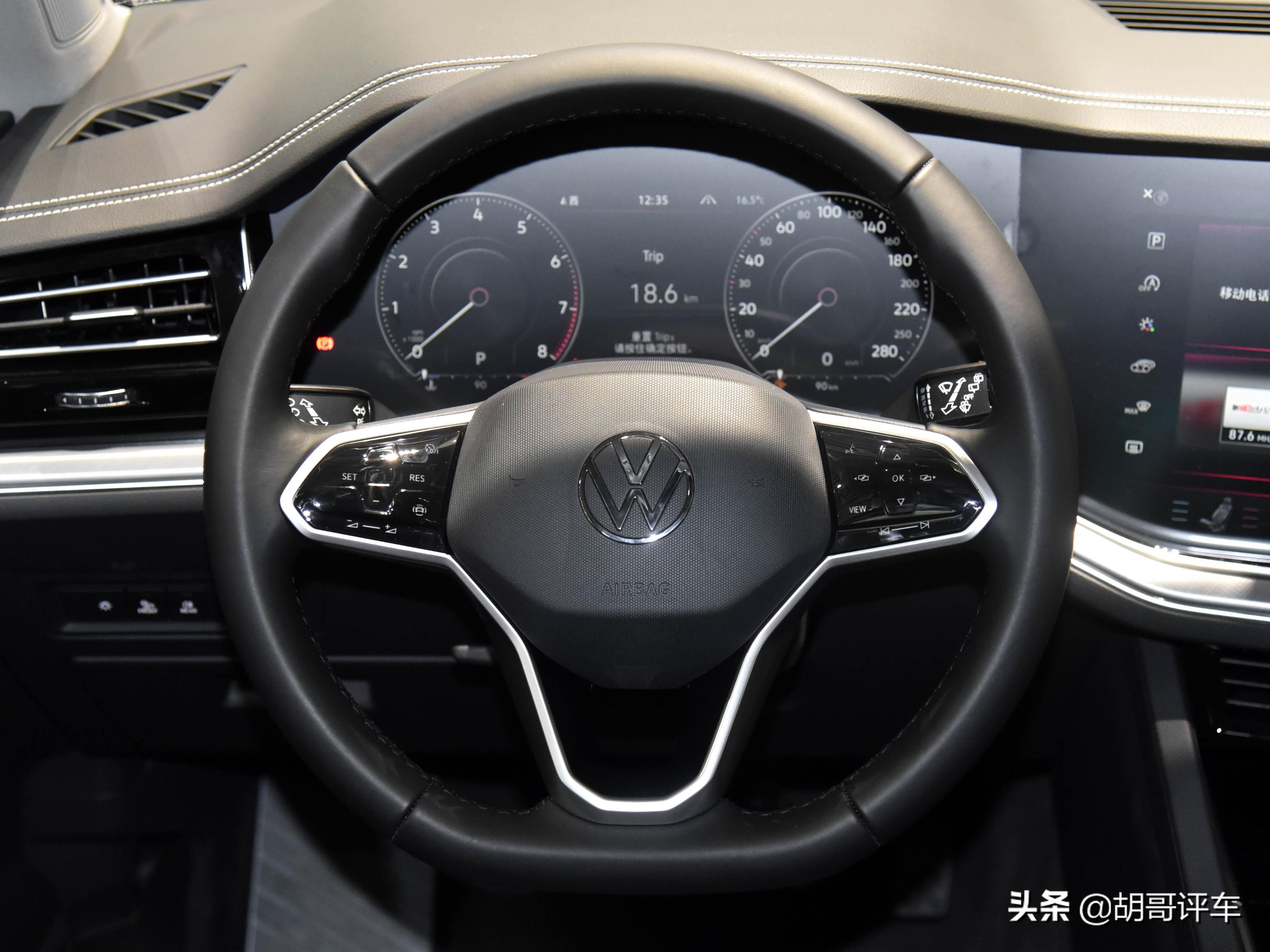 新款大众途锐2.0t四驱测试,四驱豪华中型suv推荐