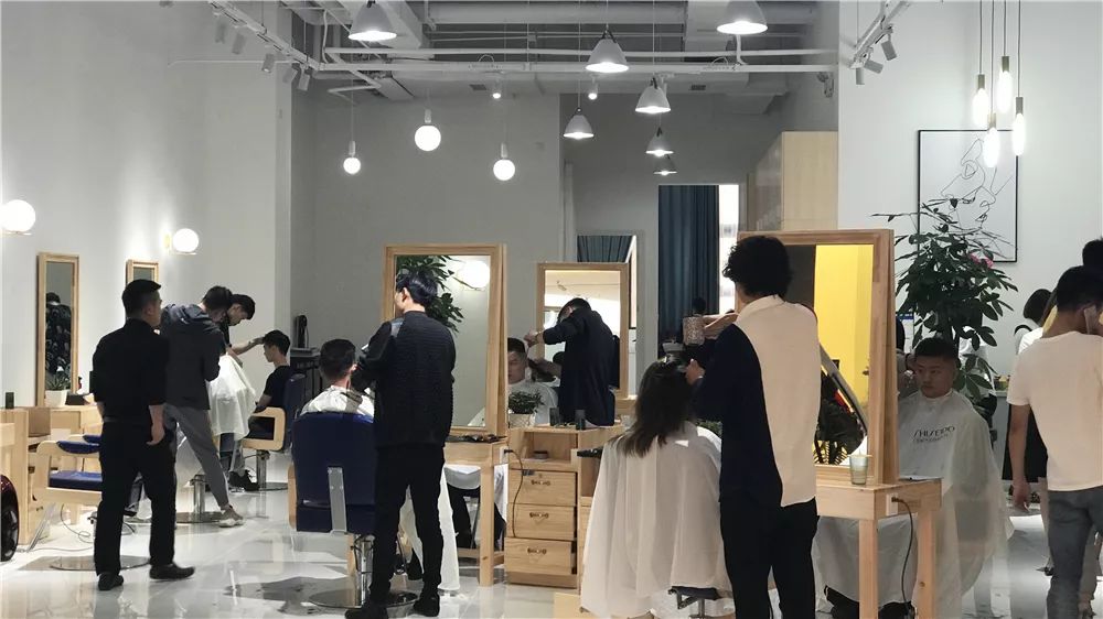 四环外开了家盒马，整个剑南大道的人都去凑热闹了