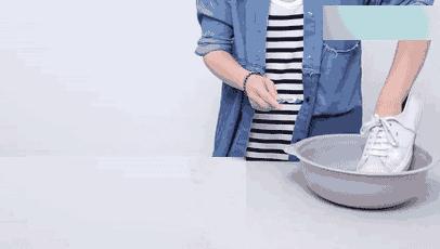 新鞋挤脚该怎么办,新鞋挤脚怎么办小白鞋