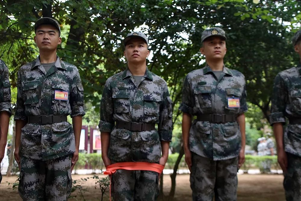 入伍一个月，新战友们对26个英文字母有了全新的认识！