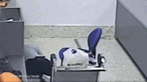 为爱情贩毒的女孩,为了毒品女孩放弃了自己