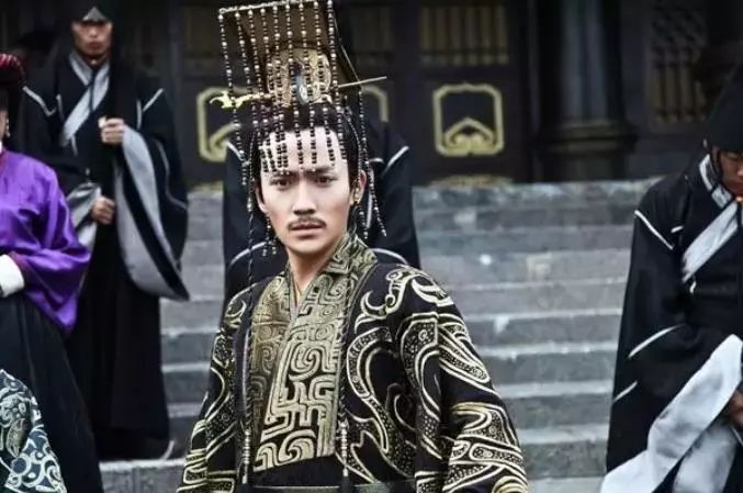 演员朱一龙不忘初心砥砺前行,朱一龙对演员职业始终保持敬畏