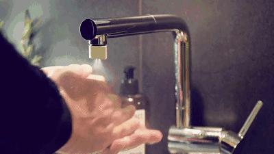 什么妙招让高跟鞋穿多久都不累,高跟鞋擦点油