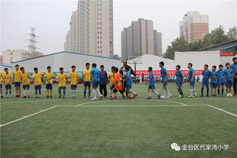 小学班级足球联赛火热开赛,石嘴山市小学校园足球联赛