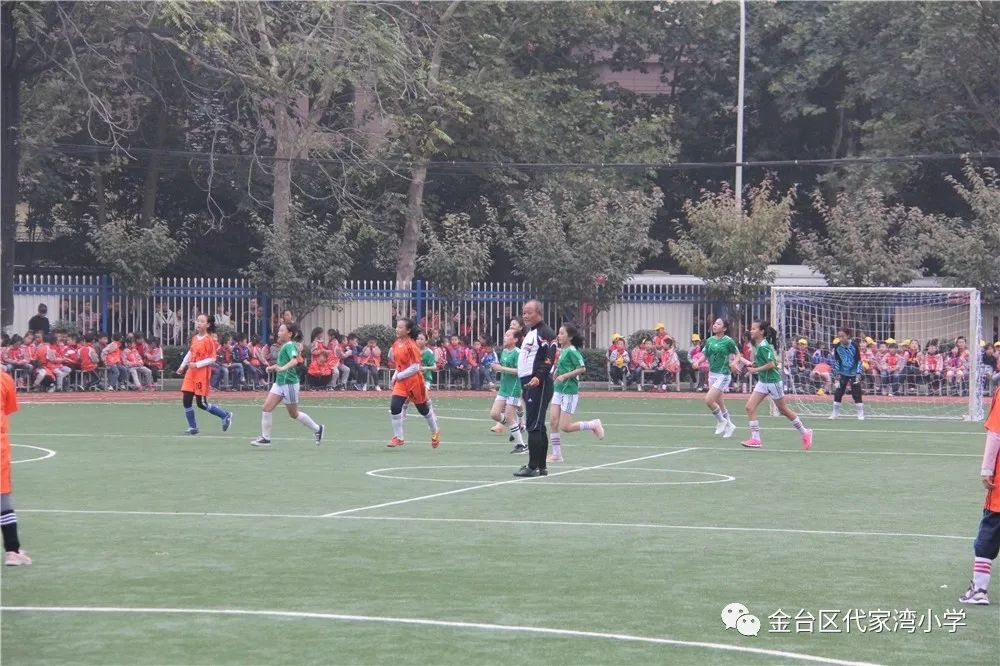 小学班级足球联赛火热开赛,石嘴山市小学校园足球联赛