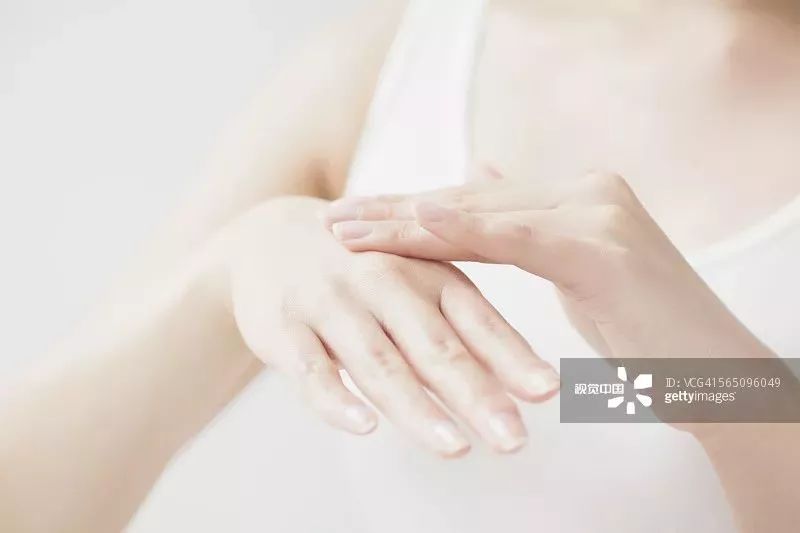 手上冻疮干裂怎么办,手脚冻脸上冻疮三天快速消除