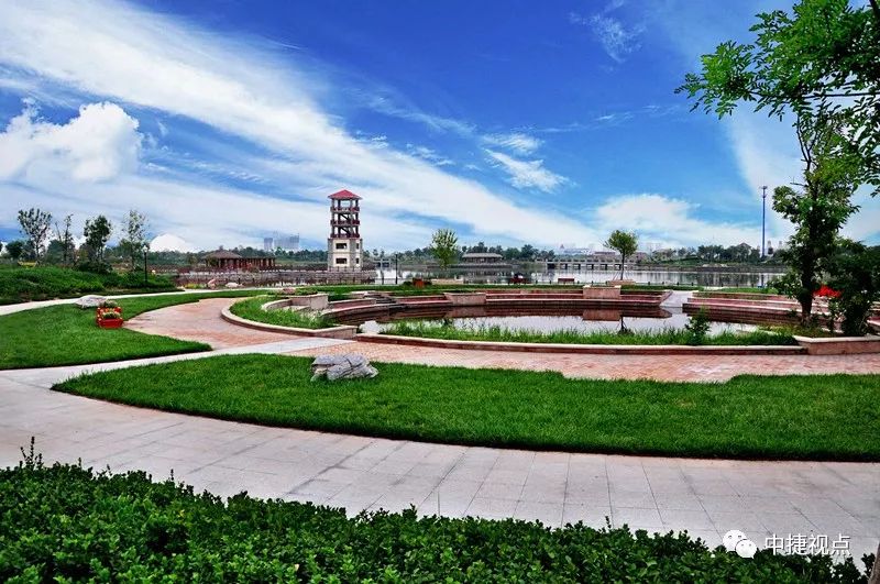 赞中国改革开放四十年的诗赏析,咏改革开放四十周年诗词