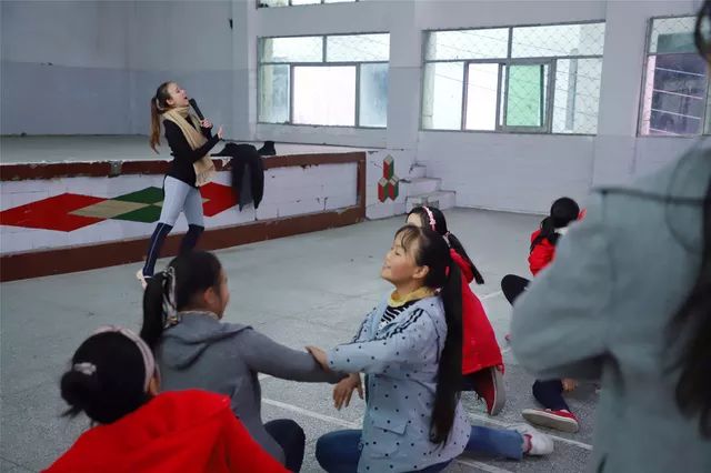 滨江这所学校的老师们,到建始“认亲结对”|CBA门票中奖名单公布