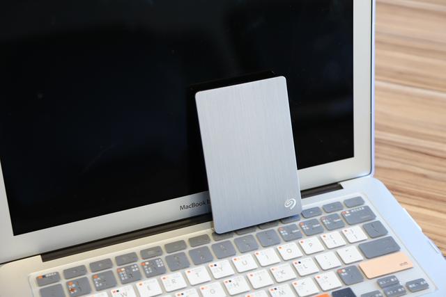 希捷简系列移动硬盘测评,希捷backupplus睿品拆解