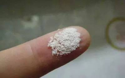 辨别奶粉真假最简单的方法,鉴别奶粉真假的正确方法