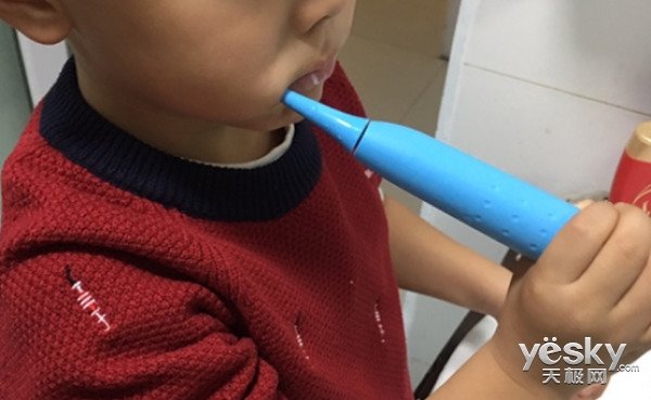 小孩应该多大刷牙,小孩几岁开始刷牙保护牙齿