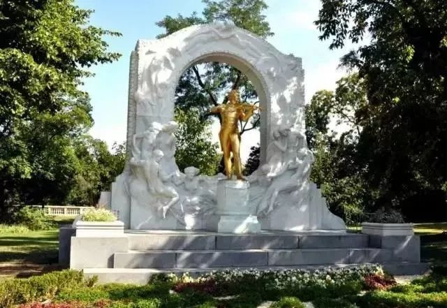 舒适的旅游体验,舒适惬意的欧洲小镇生活