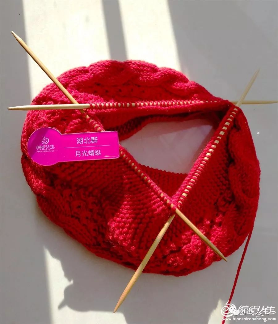 温暖的毛线帽子,温暖的围巾帽子