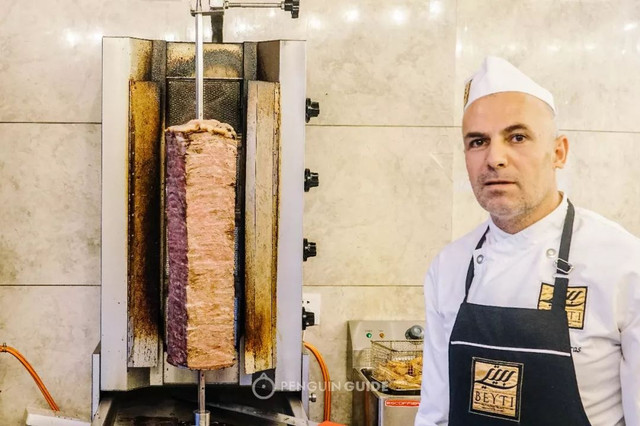 在这个魔幻的江南小城里,来一场烤肉和大饼的狂欢!