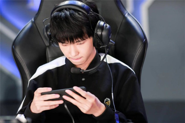 we横扫御三家kpl,各直播间看we终结ba16连胜