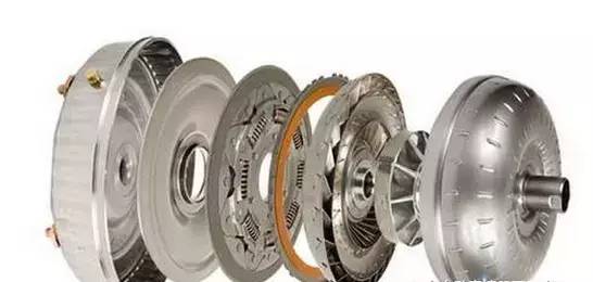 更换变速箱油对变速箱有损害吗,保养时放了一点变速箱油影响吗