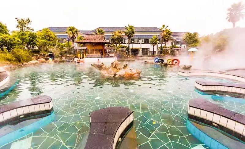 温泉吃吊锅,吊锅温泉