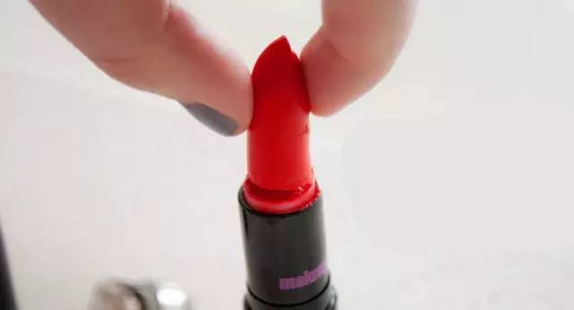 口红断了怎么办一招教你恢复完整,口红断了怎么办小妙招视频