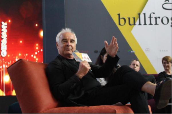 品胜家居工厂店正在直播,品胜德国牛蛙综合体验馆