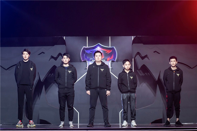 解说灵儿初次主持春季赛,解说灵儿kpl