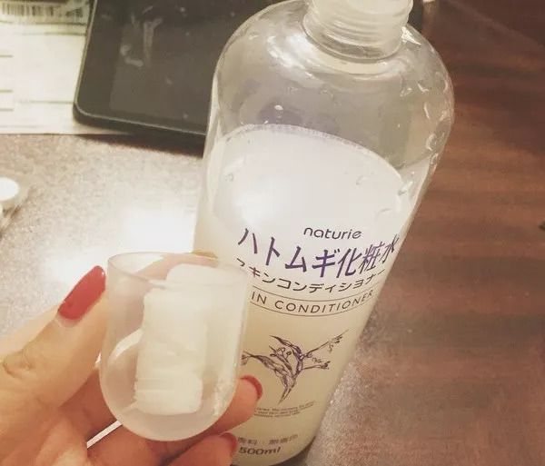 闭着眼睛用也不心疼却会一生回购的化妆水，用完一瓶白一度！