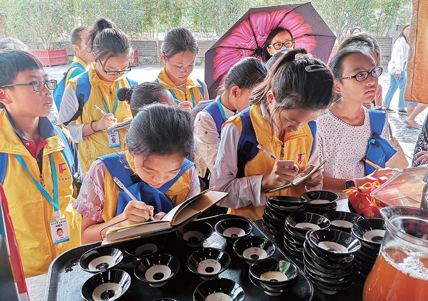 「学通社」350岁的客家小镇，处处有故事｜小记者走进甘坑