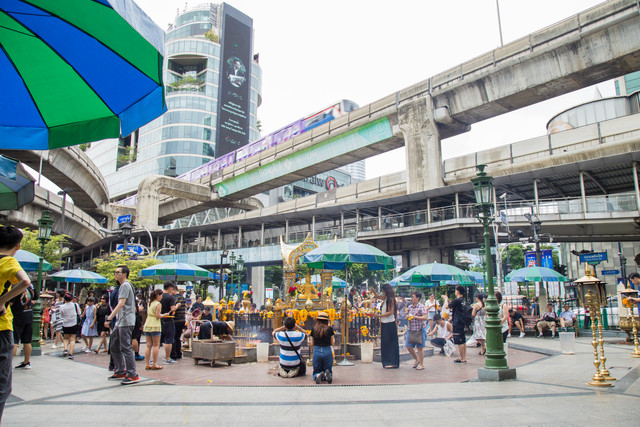 曼谷街头1打6,曼谷街头24小时攻略