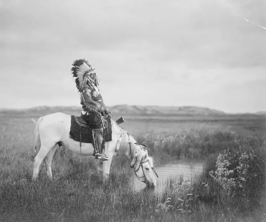 美图怎么把黑白照片变成彩色,手机如何将黑白照片变成彩色