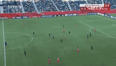 厉害！湖*姑北**娘荣膺亚洲足球小姐：从小跟男孩一起踢球