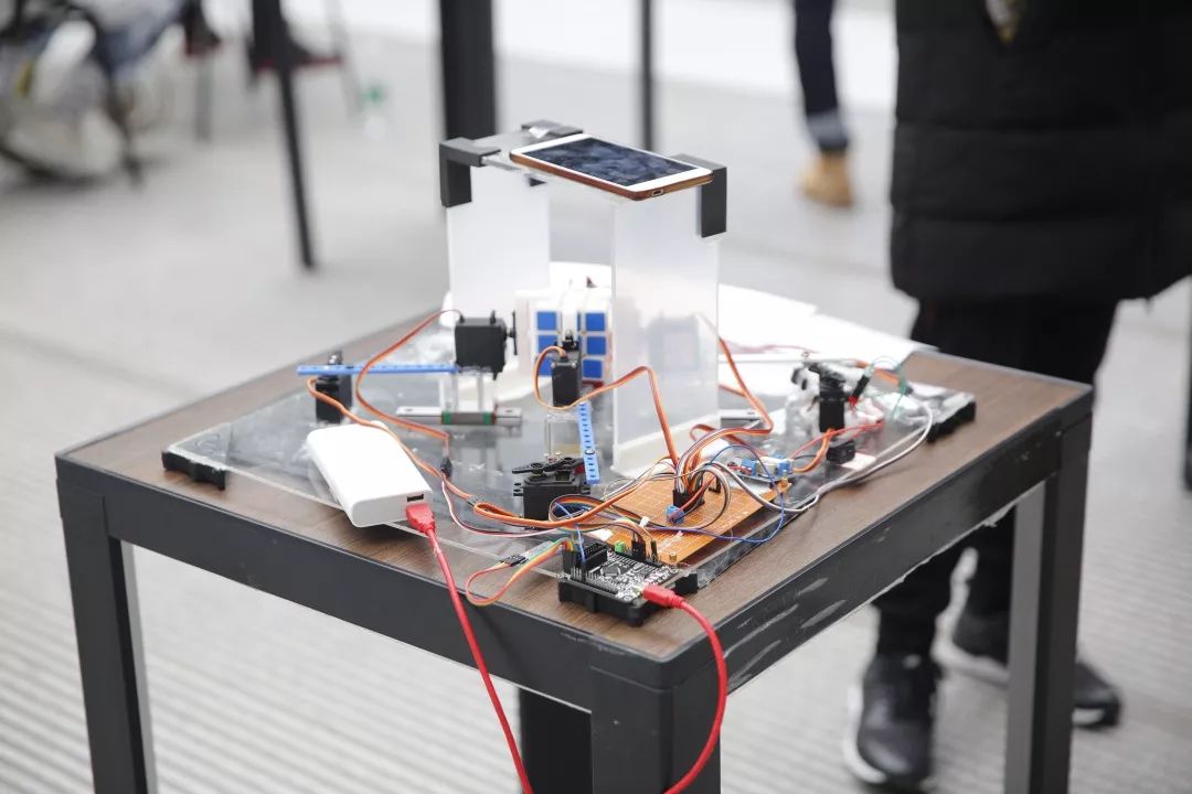 酷，哈工程创客“小鲜肉们”惊艳了时光的发明来了