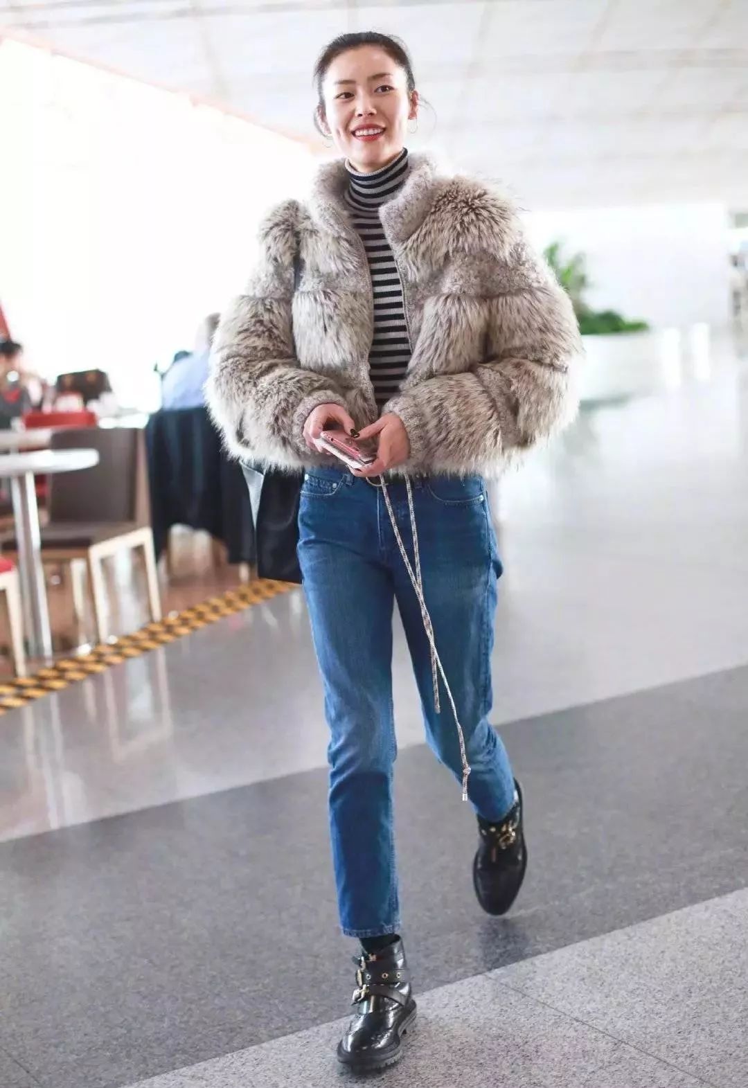 刘雯同款波司登羽绒服,明星刘雯同款服装