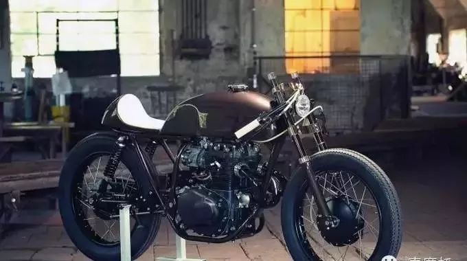 毒物/基督徒460小时的杰作“本田CB250”