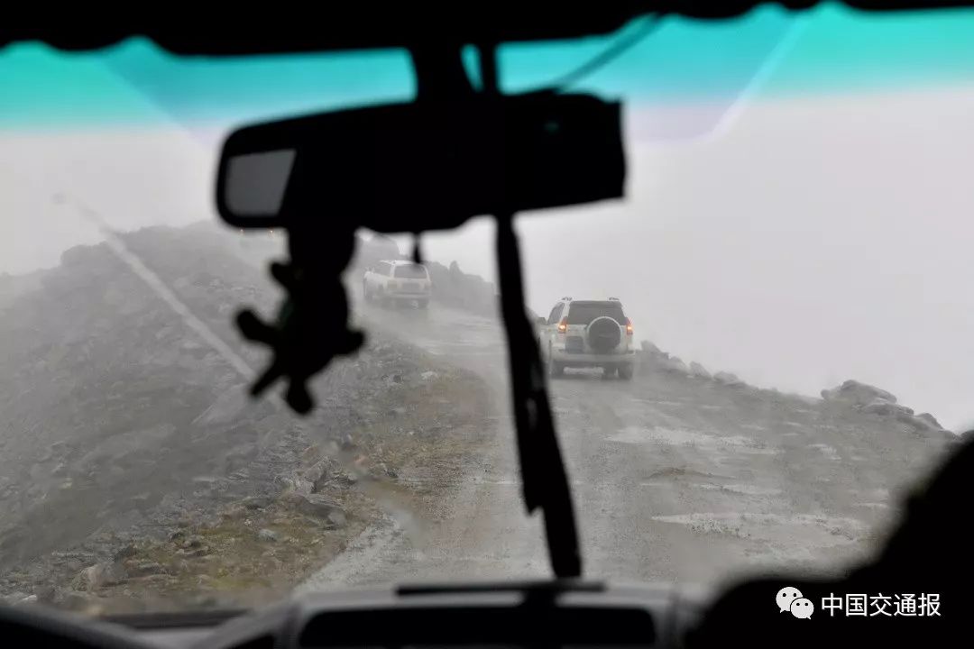 他们在生命禁区不断挑战极限，他们是世界屋脊上最美的雪域鸿雁