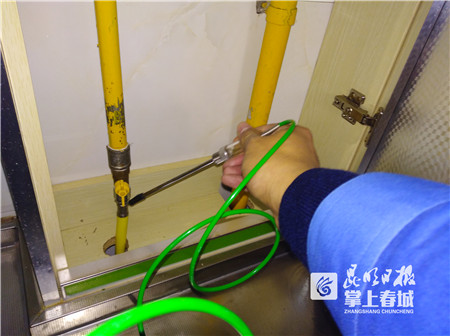 家里天然气火苗突然变小,怎么让家里天然气火超大