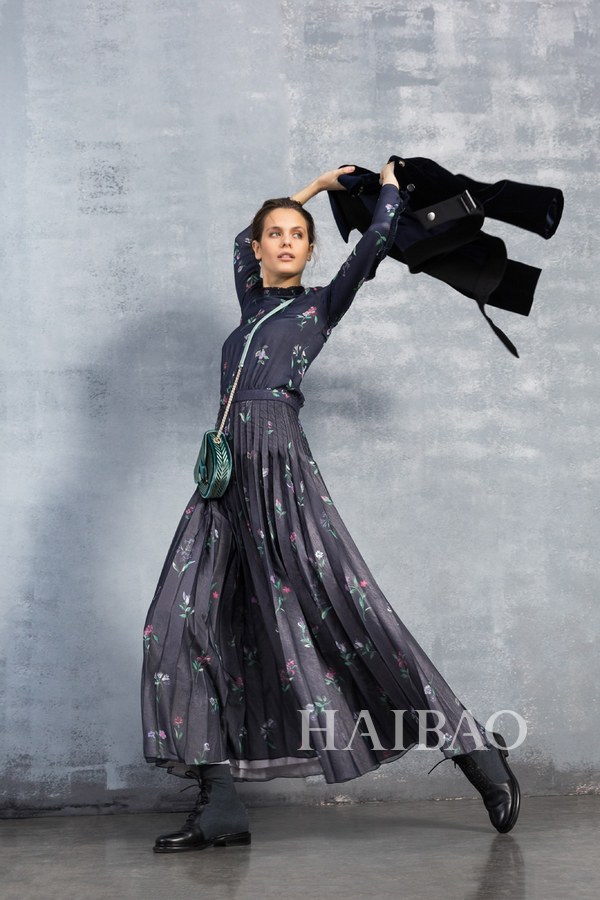 乔治阿玛尼2022秋冬高定,乔治阿玛尼2019秋冬时装秀女装