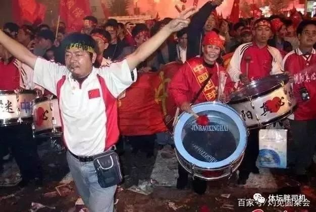 越南球迷庆祝国足,越南中国球迷