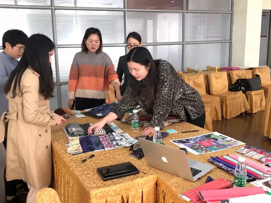 春季面料开发趋势,展望今后服装面料趋势