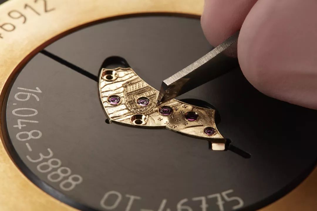 传奇时计再起航勾勒令你倾心的“绅士蓝”