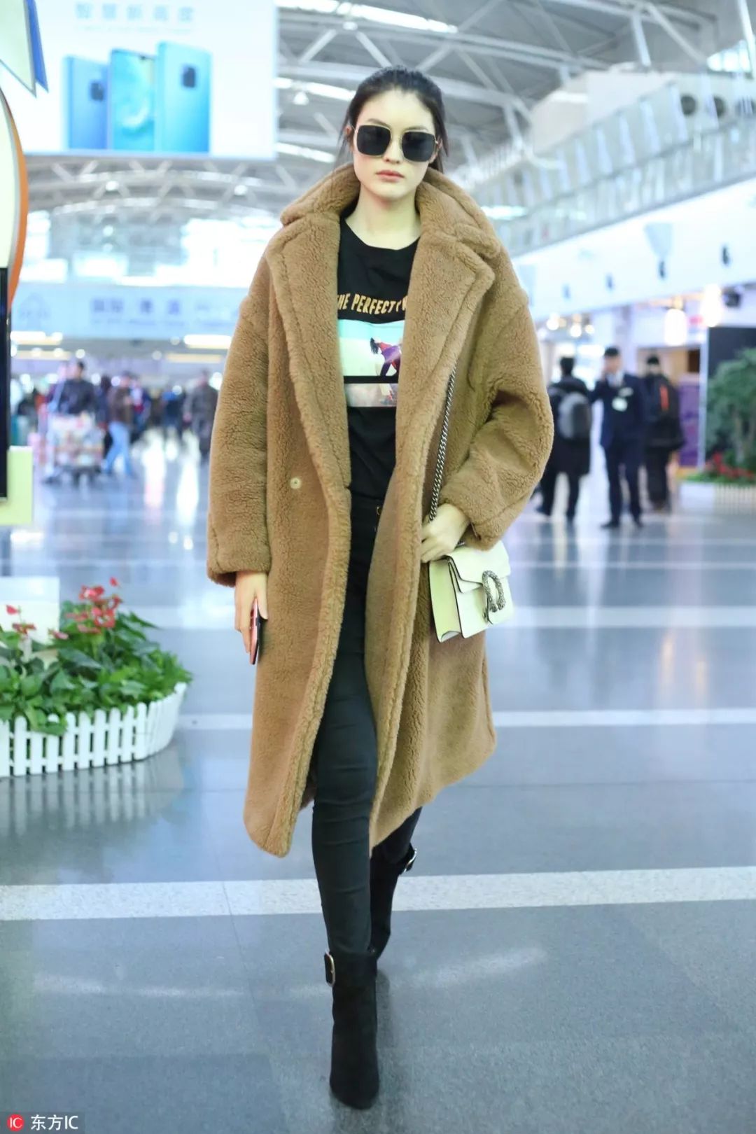 为什么棉服穿一段时间会变轻,一穿羽绒服就掉毛