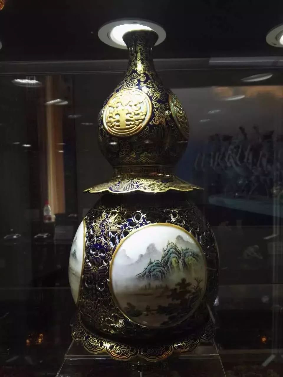 专家遇到患者,专家对民藏的看法