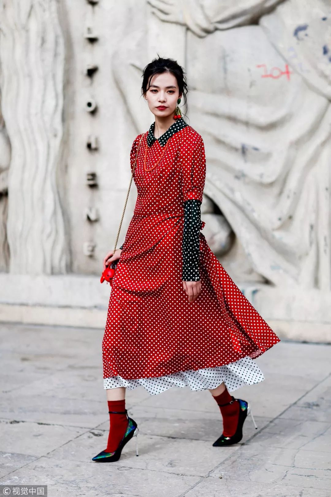 一穿红色衣服就倒霉,一穿红色就倒霉