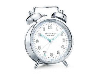 住范思哲酒店,用着CARTIER家居,吃着CHANEL甜品,奢侈品牌:你的玛丽苏生活已被我们承包~