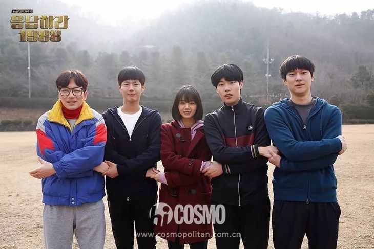 我没有年轻10岁的药，但马思纯这件“少女感”可以