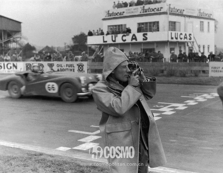 我没有年轻10岁的药，但马思纯这件“少女感”可以