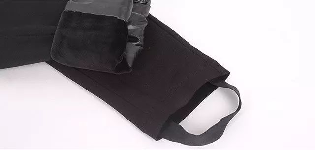 羽绒裤非常的适合在冬天的时候穿,保暖裤百搭防风舒适羽绒裤