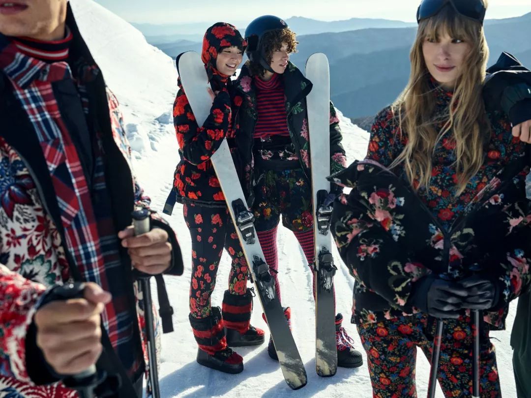 2024款最好看的滑雪服,90年代复古滑雪服