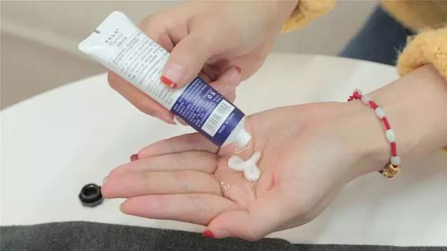 打底裤起球正确方法,休闲裤穿一次就起球