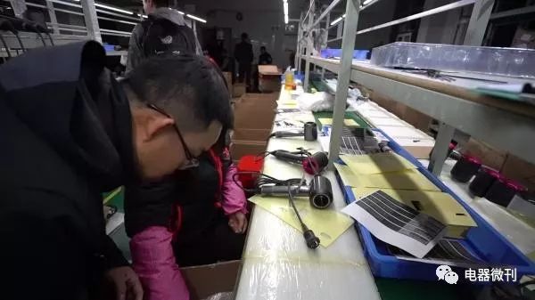 上海警方破获奢侈品假冒珠宝案,安徽警方破获假戴森吹风机案