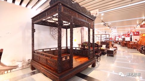 岁末红木家具抢枪抢！红木拐杖、红木筷子、红木手串免费送！